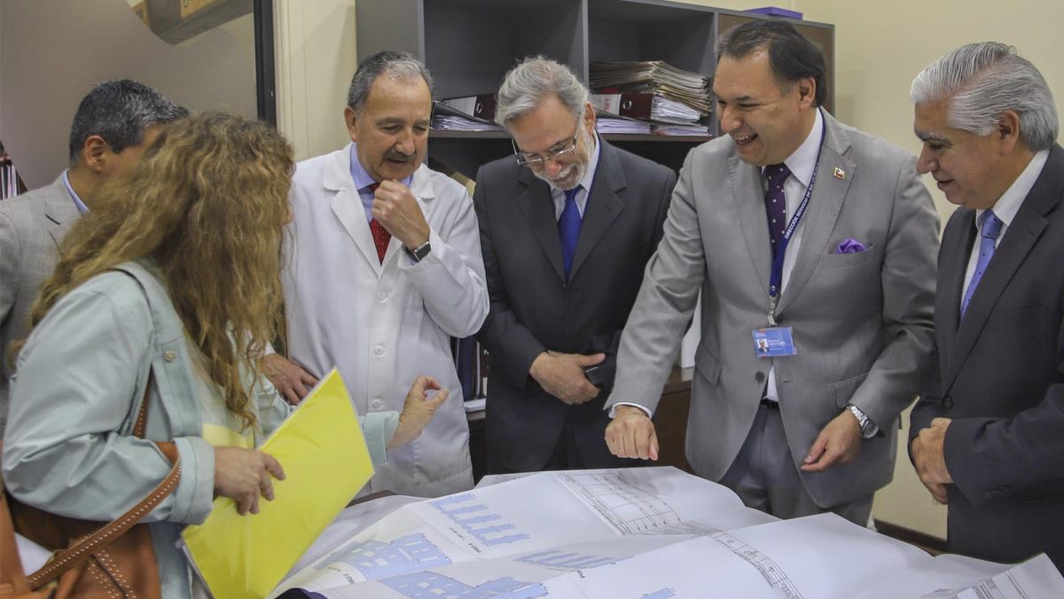 Autoridades del servicio de salud ñuble presentaron antedentes dell nuevo Hospital a dirección de obras municipales para solicitar permiso de edificación.